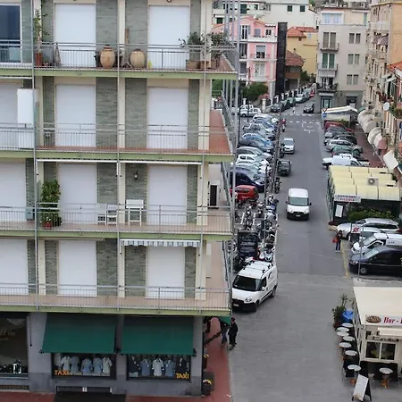 Hotel Milano 3*